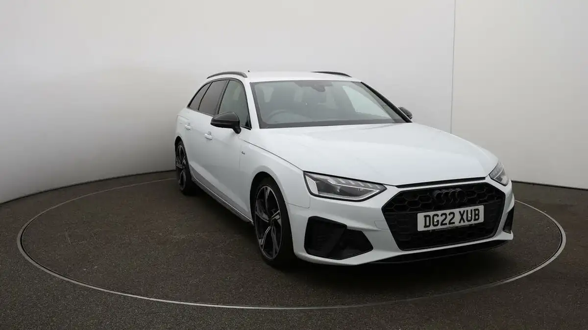 2022-audi-a4-avant-20-35-tfsi-black-edition-s-tronic-big-35