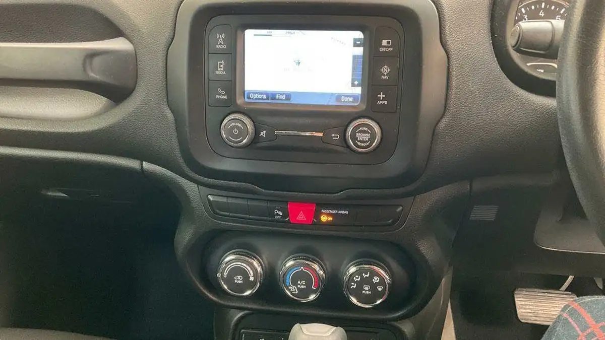 2016-jeep-renegade-14-multiair-ii-longitude-ddct-big-16