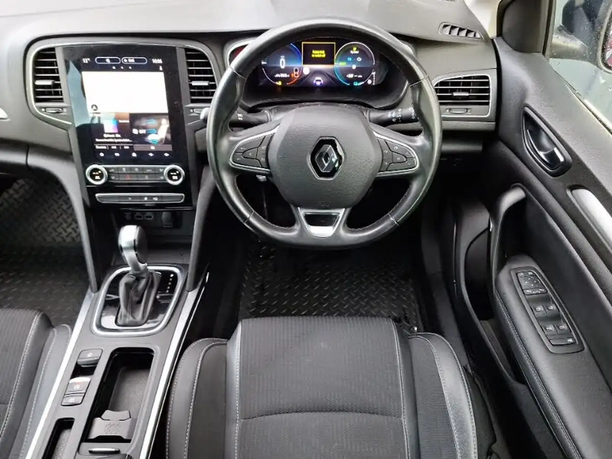 2021-renault-megane-16-iconic-sport-tourer-big-6