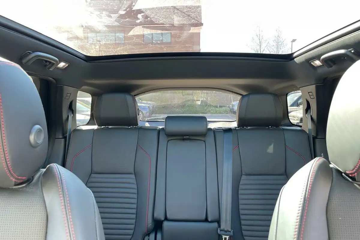 2023-land-rover-discovery-sport-15-p300e-dynamic-hse-big-18