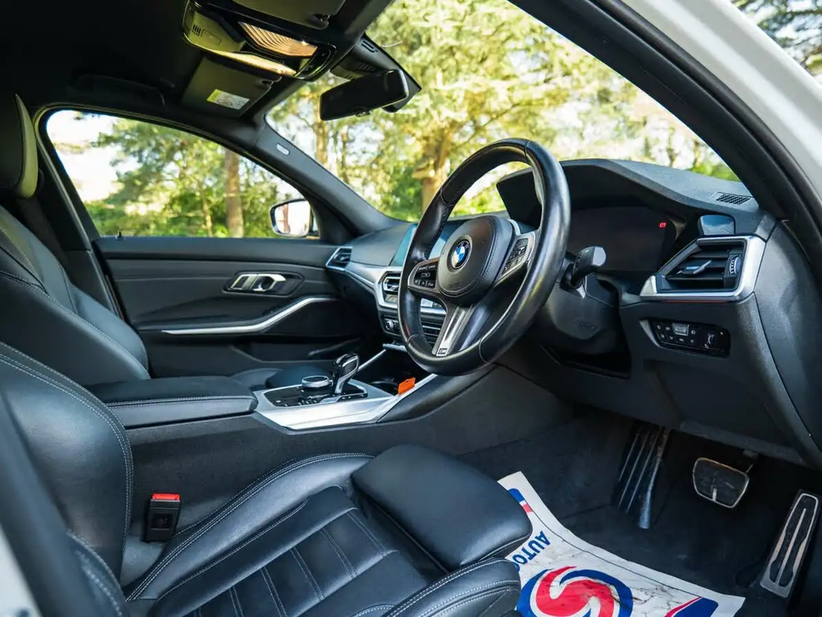 2020-bmw-3-series-20-330e-m-sport-saloon-4d-big-31