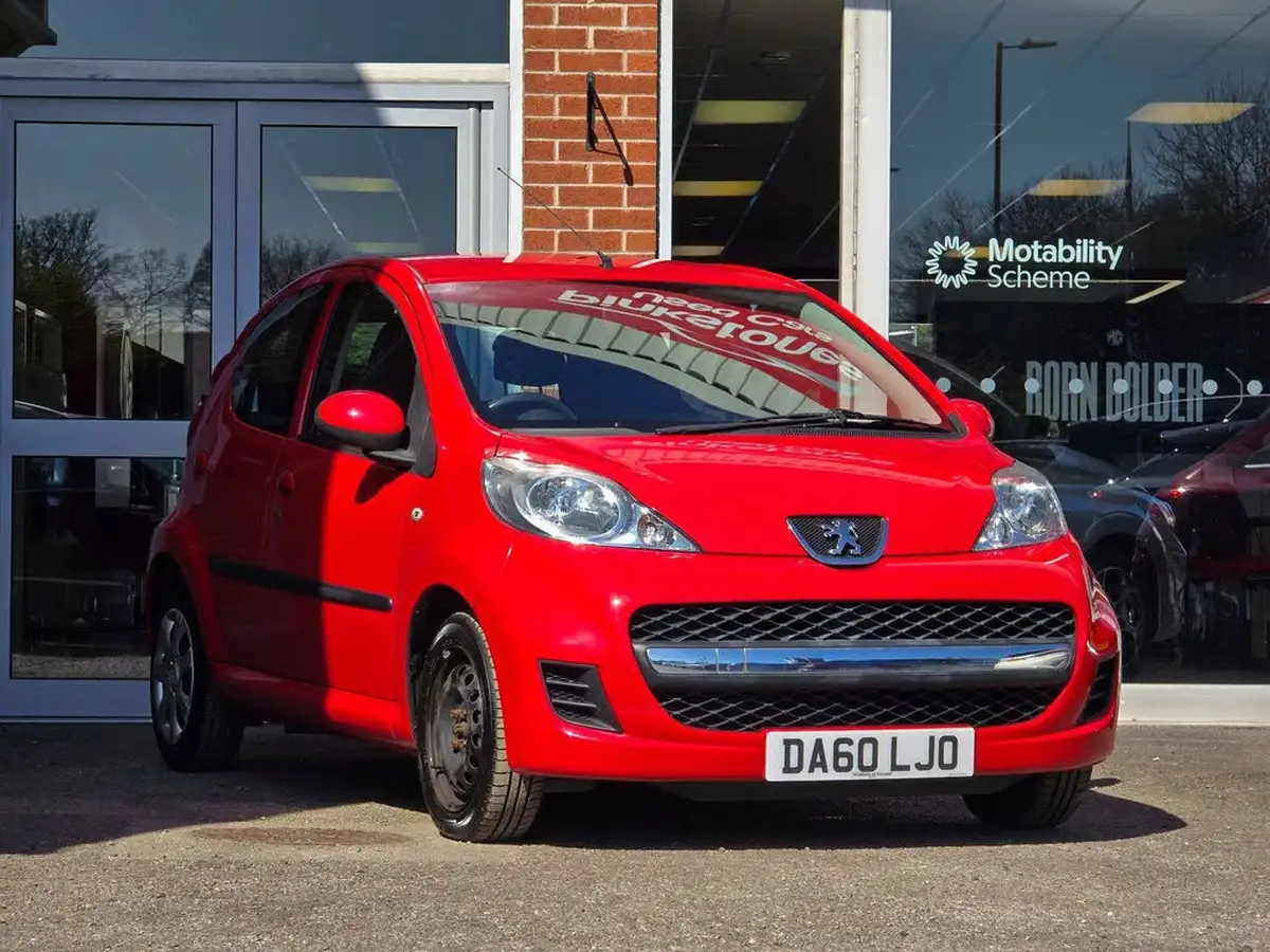 2010-peugeot-107-10-urban-5d-2-tronic-big-0