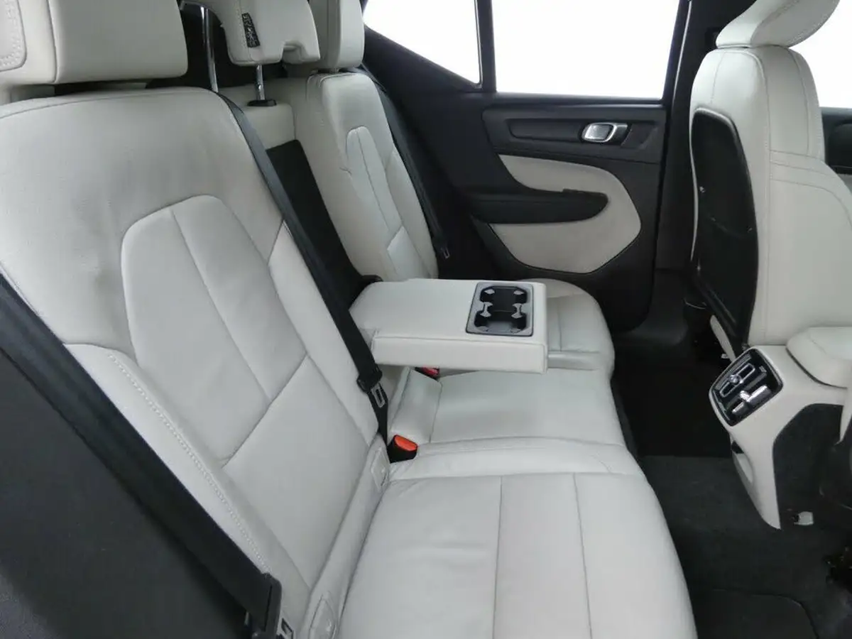 2021-volvo-xc40-15-t3-inscription-pro-161bhp-auto-big-17