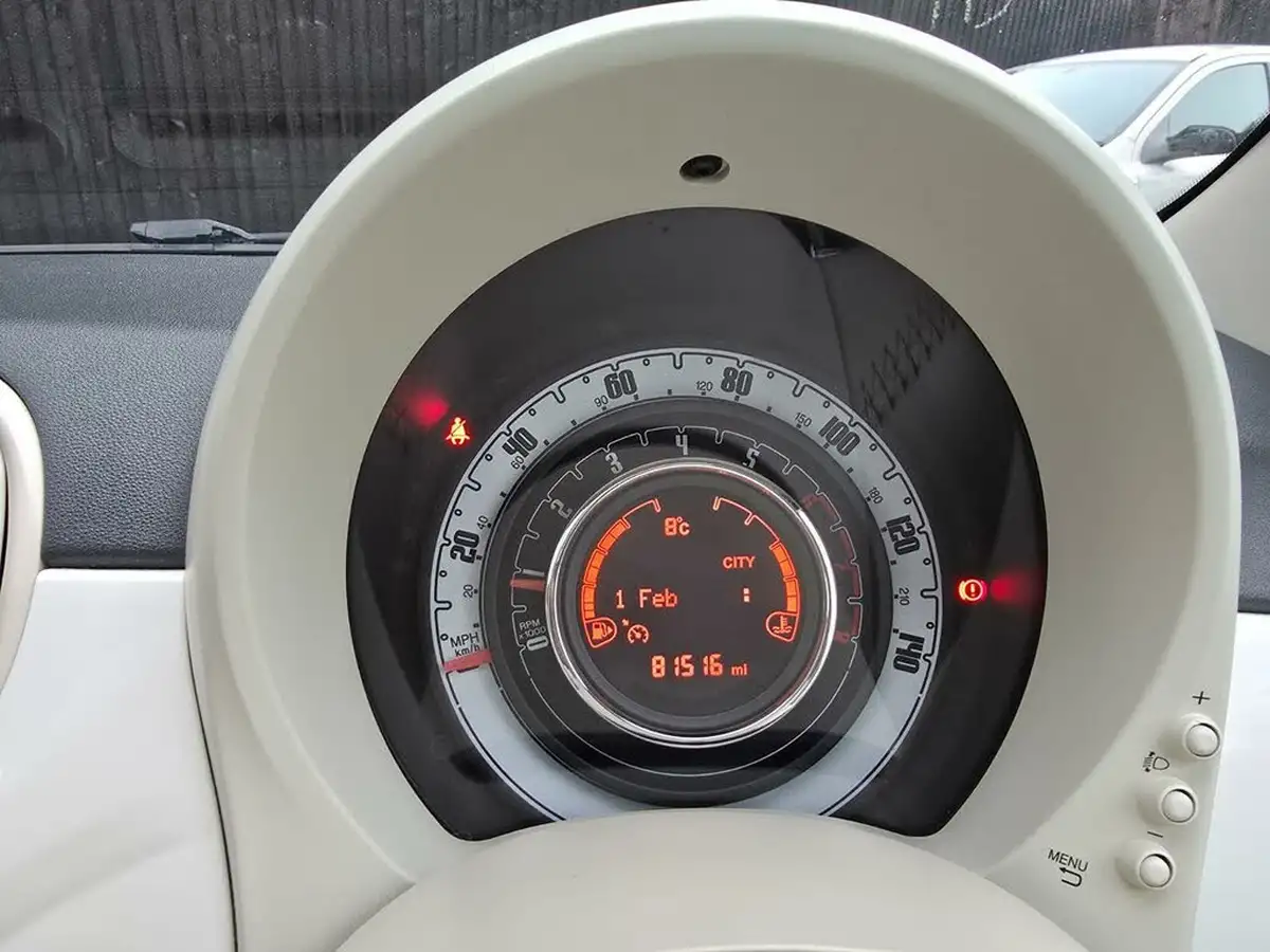 2017-fiat-500-12-lounge-big-24
