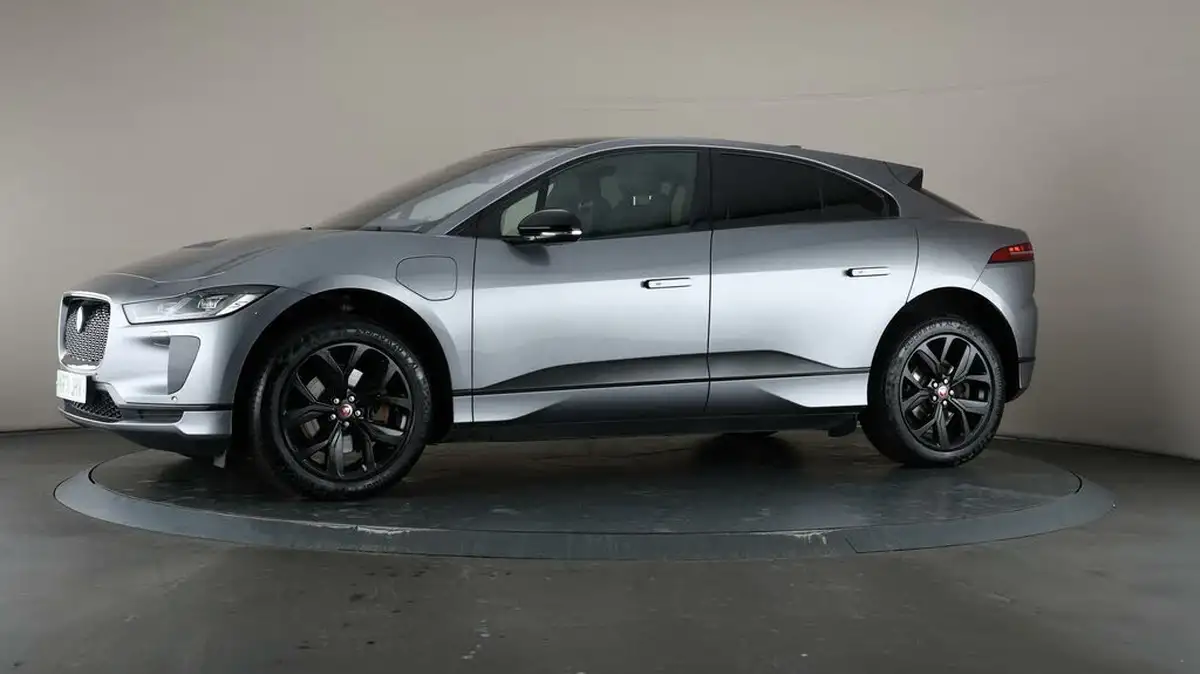 2021-jaguar-i-pace-ev400-black-big-33