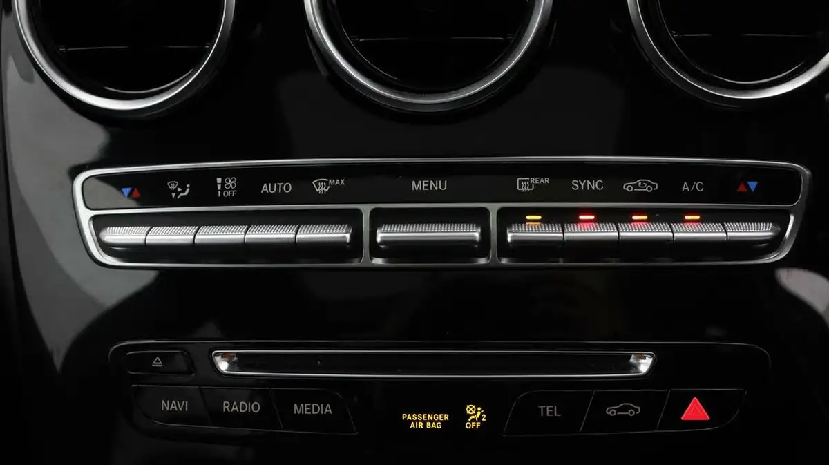 2019-mercedes-benz-glc-class-21d-glc250d-sport-premium-plusss-station-wagon-5d-big-11