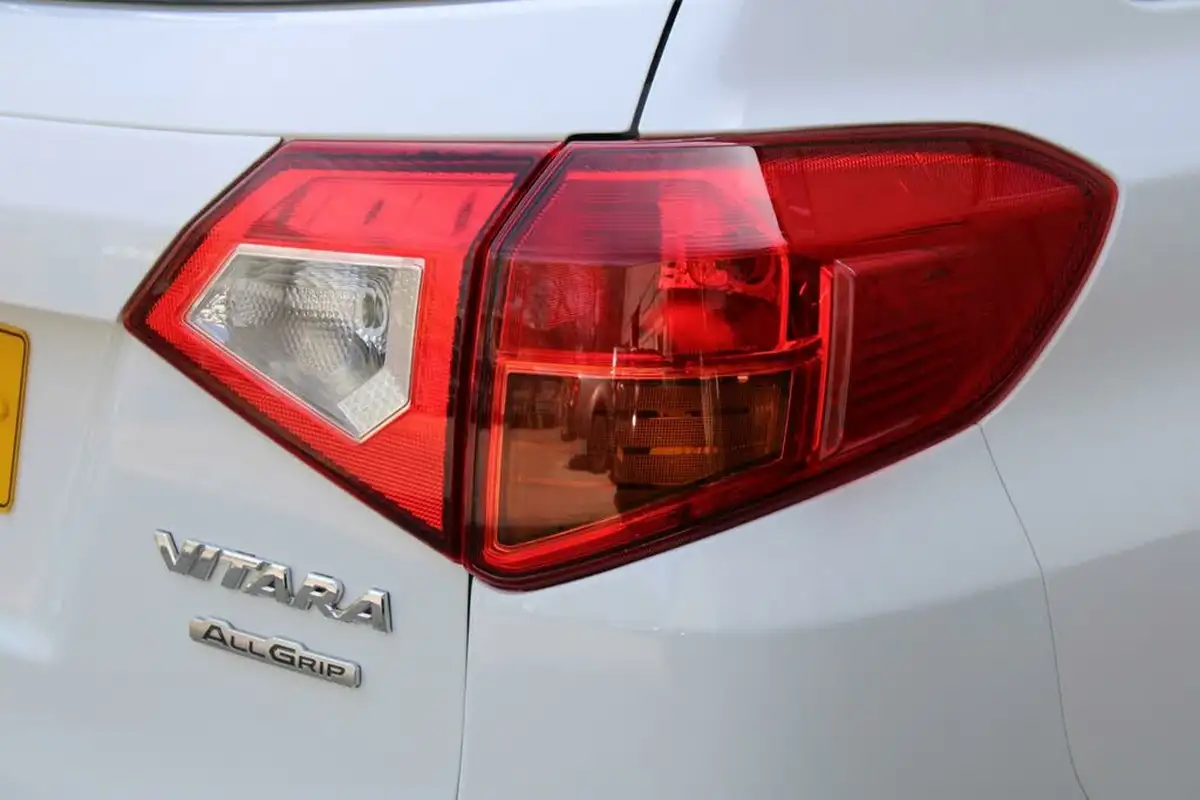 2015-suzuki-vitara-16-sz5-allgrip-big-7