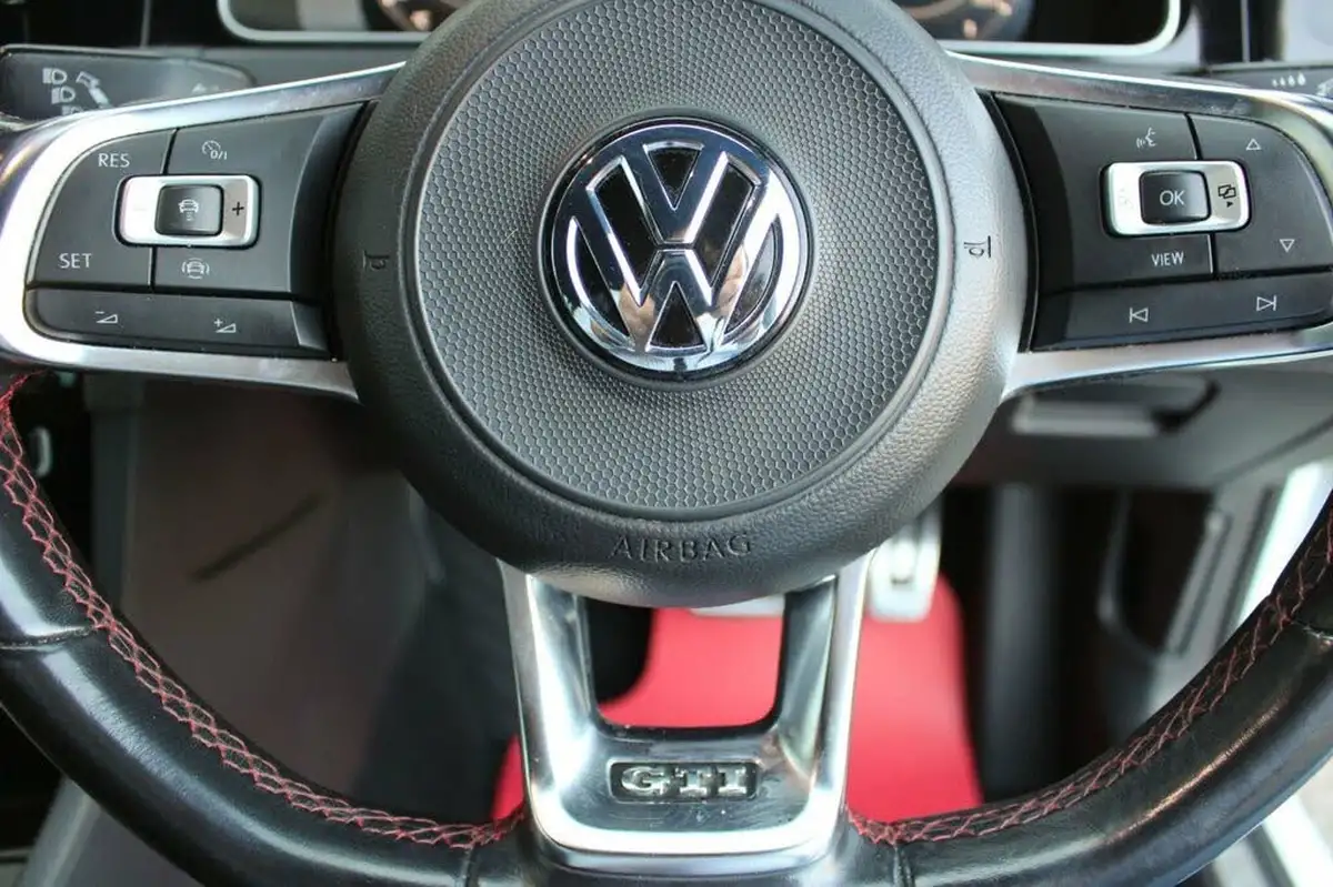 2020-volkswagen-golf-20-tsi-gti-performance-5d-dsg-big-13