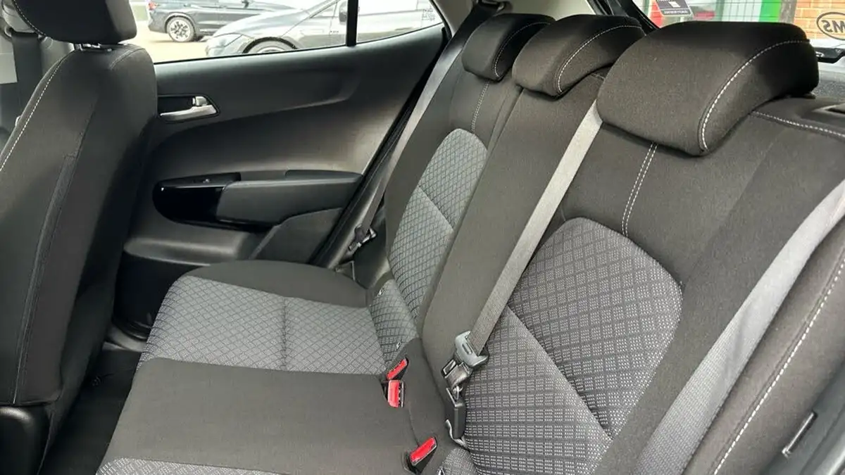 2024-kia-picanto-10-2-big-17