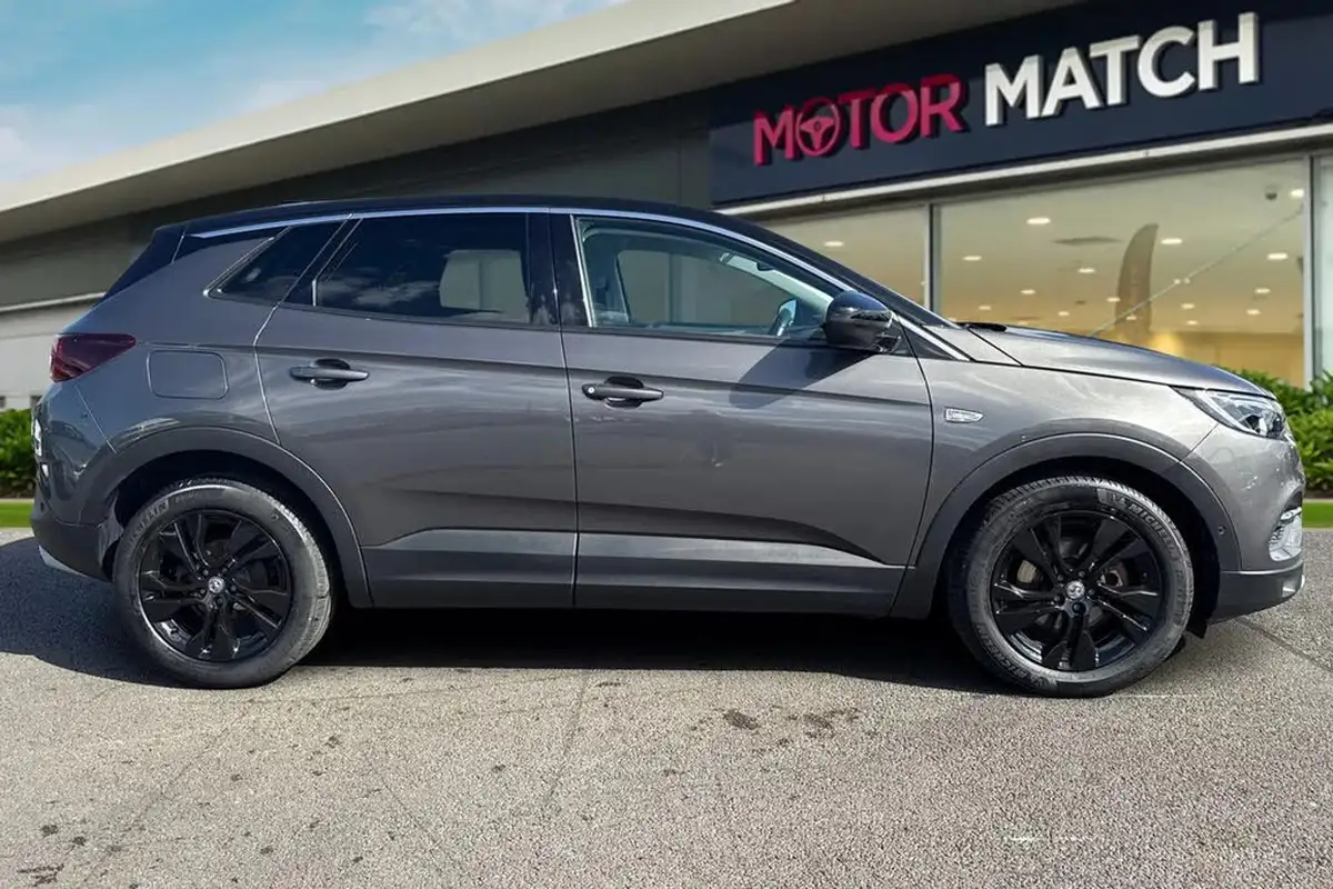 2020-vauxhall-grandland-x-12-sri-nav-big-2