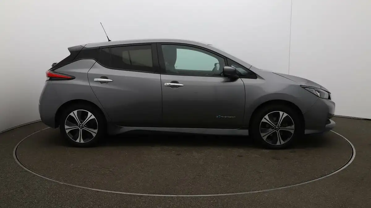 2019-nissan-leaf-e-e-3zero-big-40