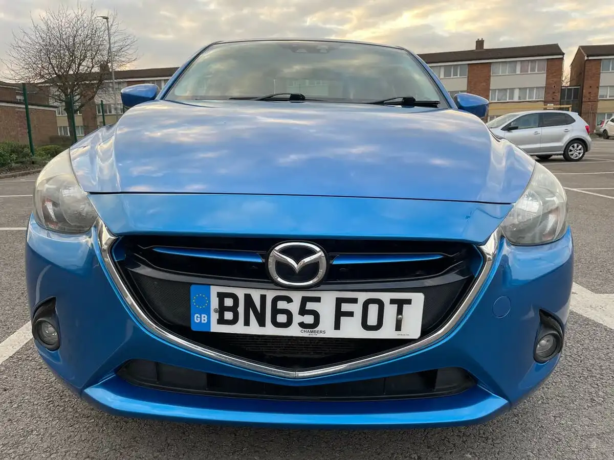 2015-mazda-mazda2-15-sport-nav-90ps-big-2