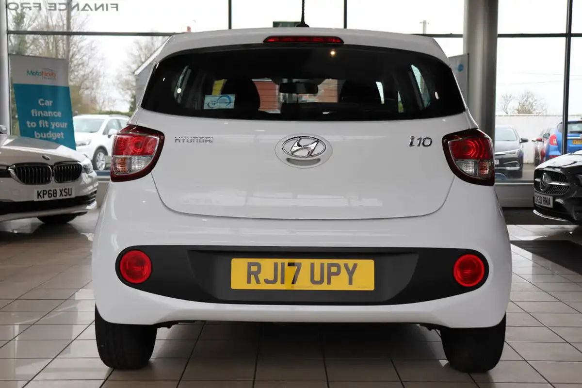 2017-hyundai-i10-12-se-big-6