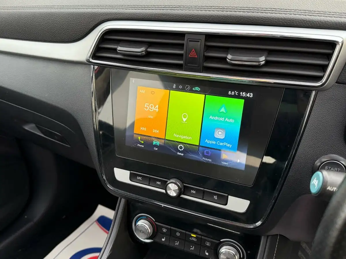 2020-mg-zs-suv-e-exclusive-ev-big-18