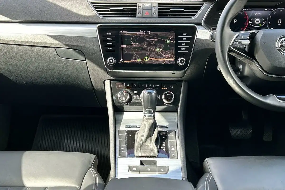 2022-skoda-superb-20tdi-se-technology-estate-dsg-big-25