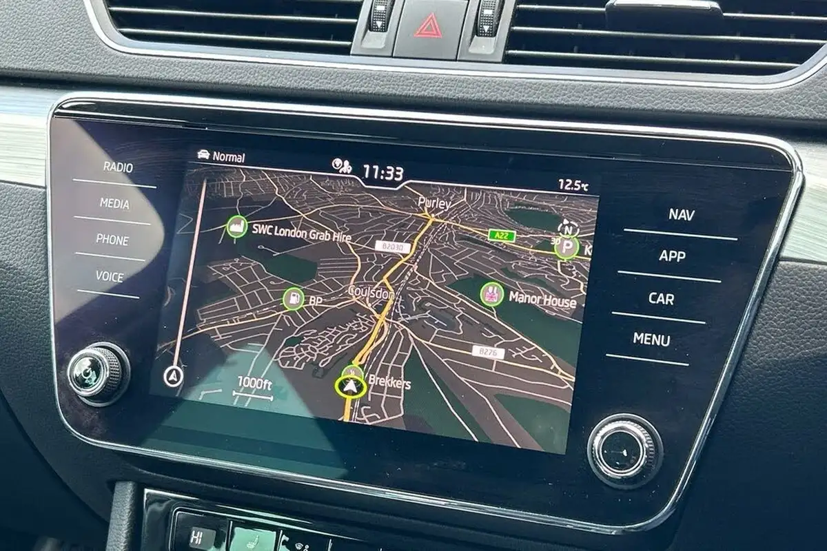 2022-skoda-superb-20tdi-se-technology-estate-dsg-big-3