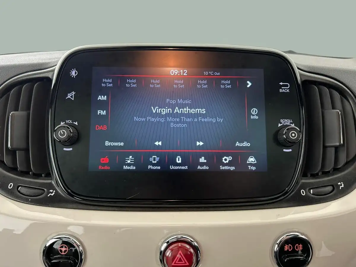 2021-fiat-500-10-dolcevita-big-21
