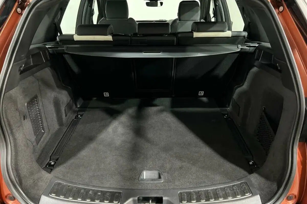 2021-land-rover-discovery-sport-15-p300e-r-dynamic-s-big-38
