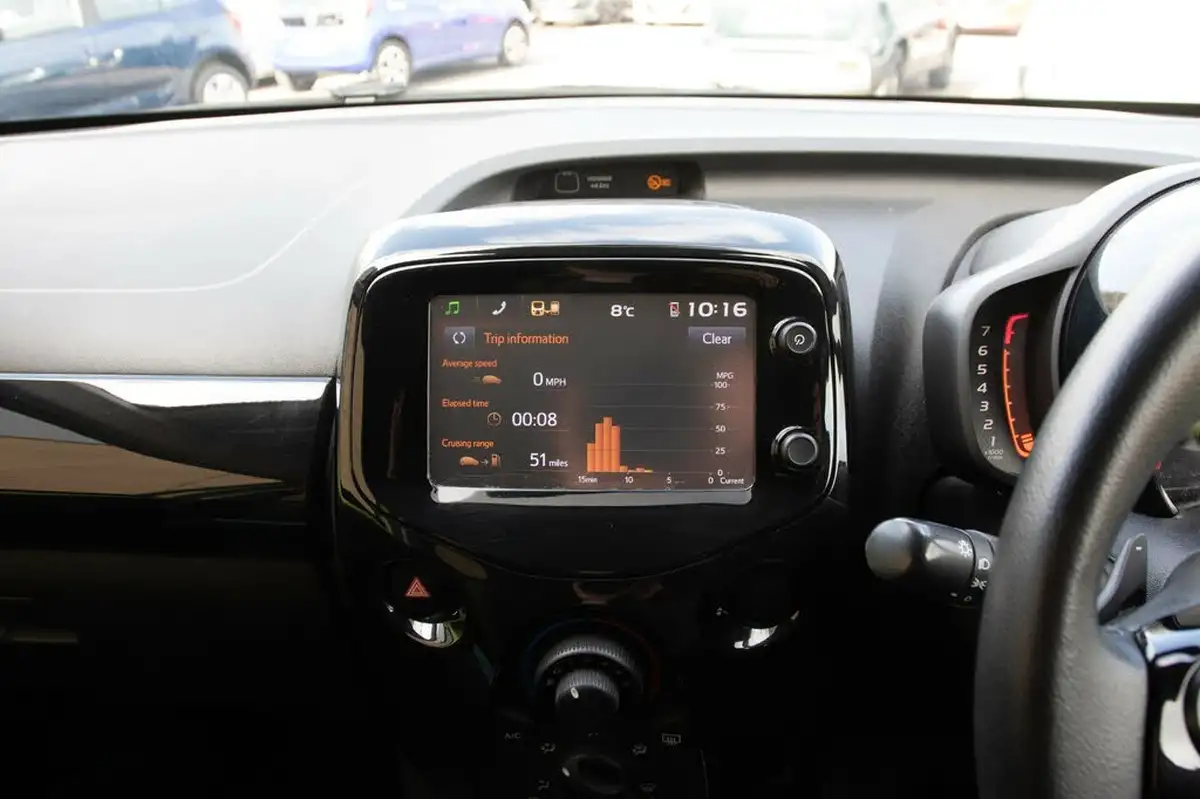 2017-toyota-aygo-10-vvt-i-x-cite-2-cyan-5d-x-shift-big-26