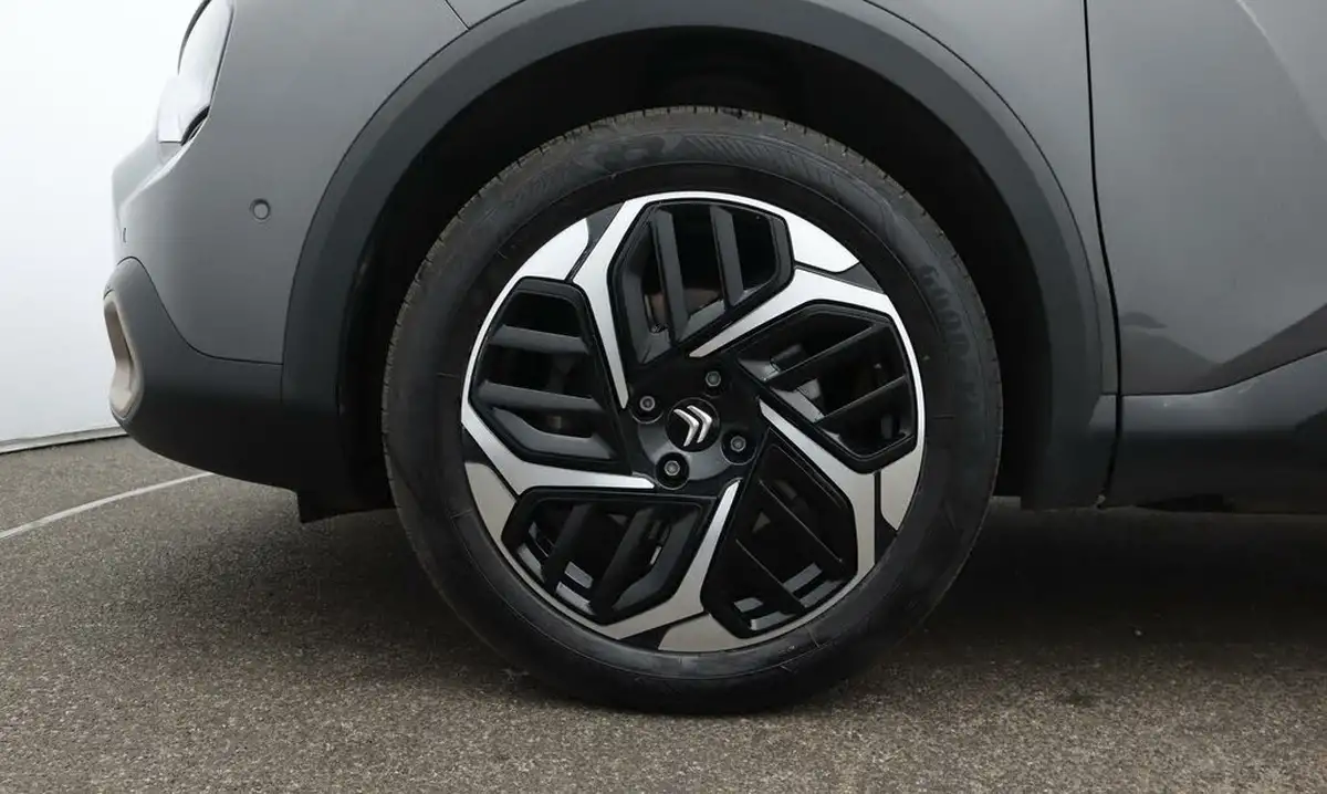 2023-citroen-c4-12-puretech-c-series-edition-eat8-big-18