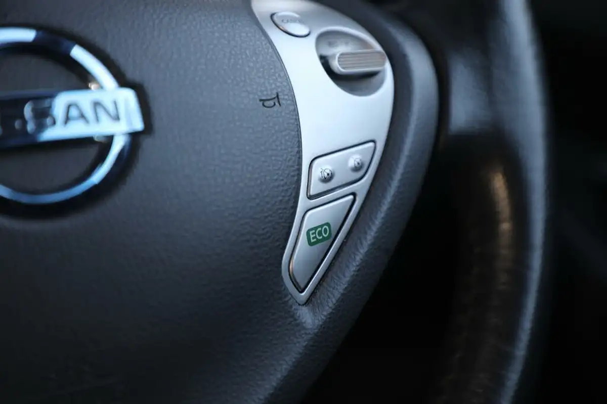 2017-nissan-leaf-e-tekna-80kw-30kwh-big-27
