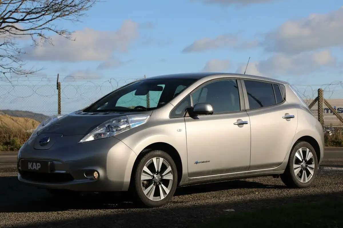 2017-nissan-leaf-e-tekna-80kw-30kwh-big-4