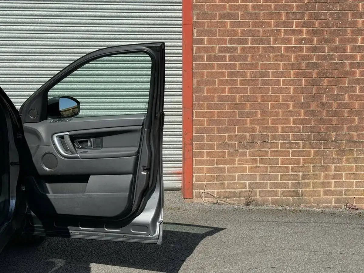 2015-land-rover-discovery-sport-22td-hse-awd-auto-big-25