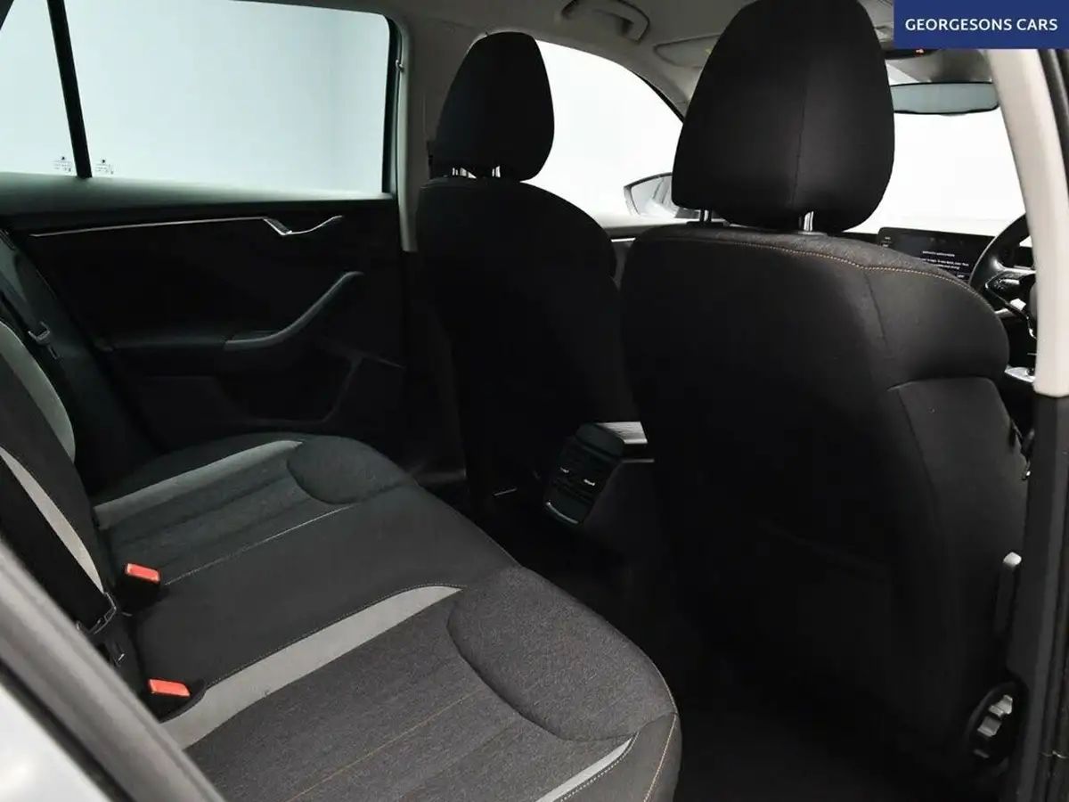 2021-skoda-kamiq-10-tsi-se-l-109ps-dsg-big-14