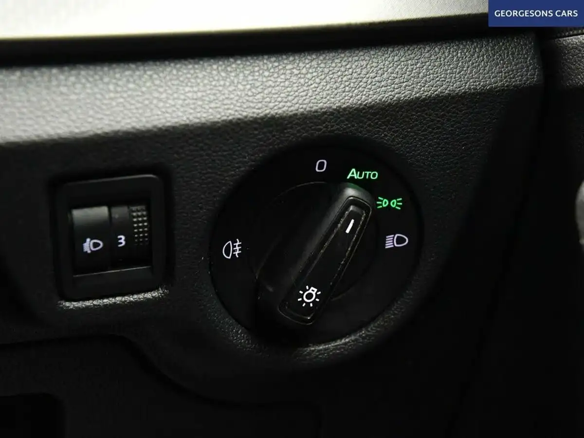 2021-skoda-kamiq-10-tsi-se-l-109ps-dsg-big-38
