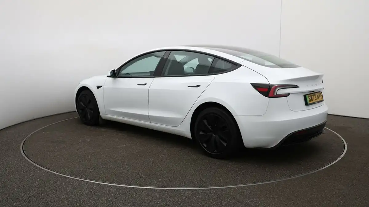 2024-tesla-model-3-e-rwd-big-5