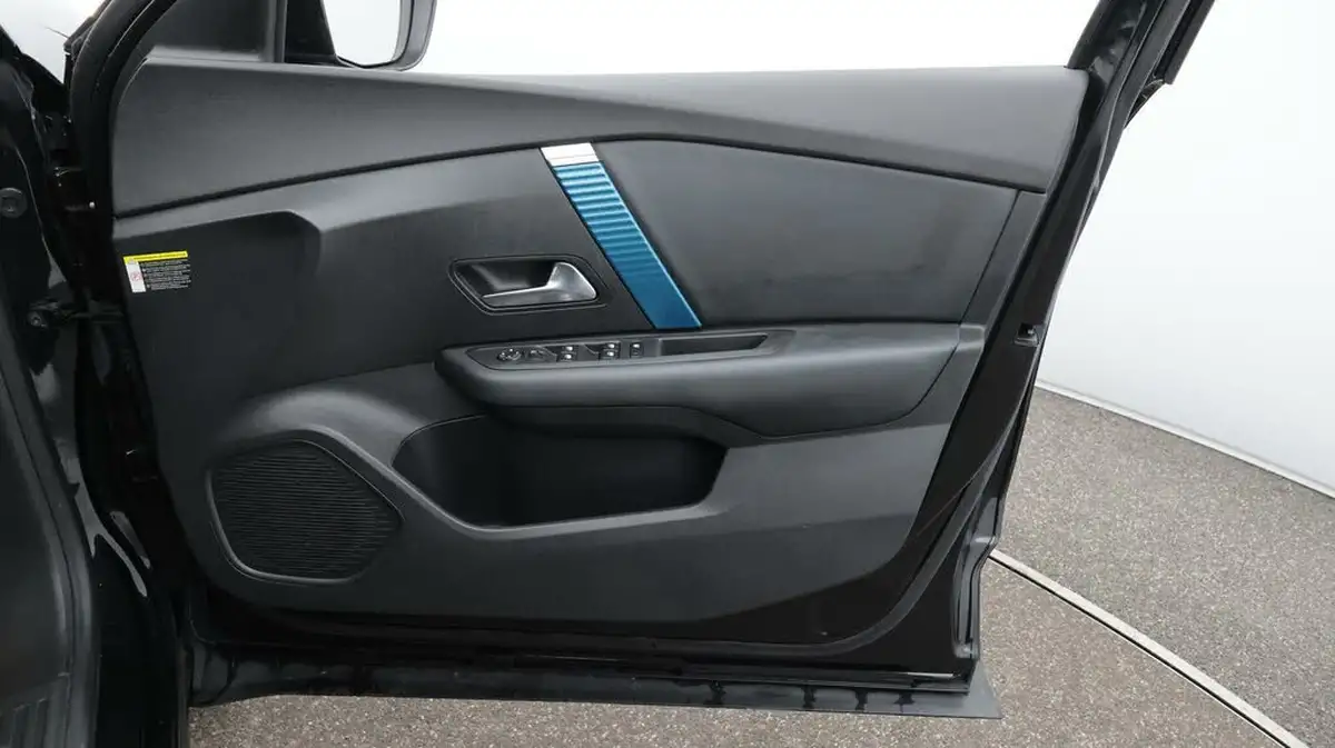 2021-citroen-c4-e-shine-plus-big-15