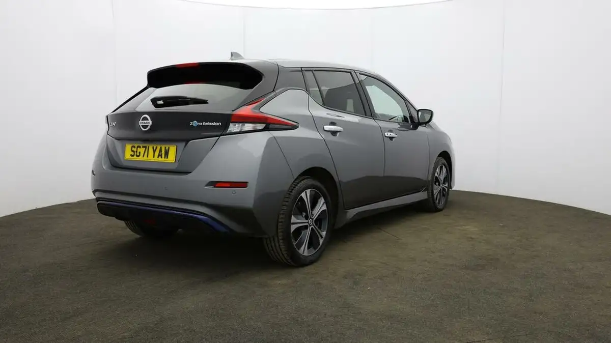 2021-nissan-leaf-e-e-tekna-big-52