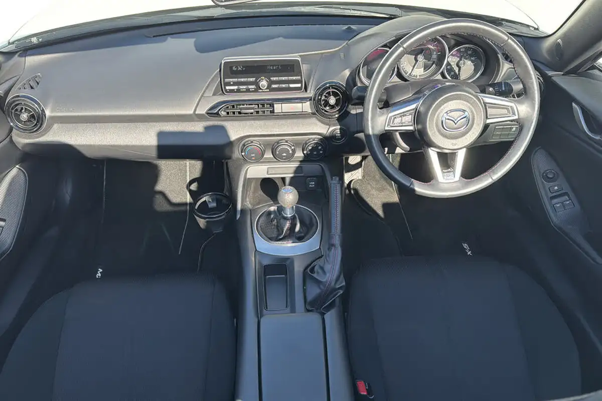 2019-mazda-mx-5-15-se-big-7