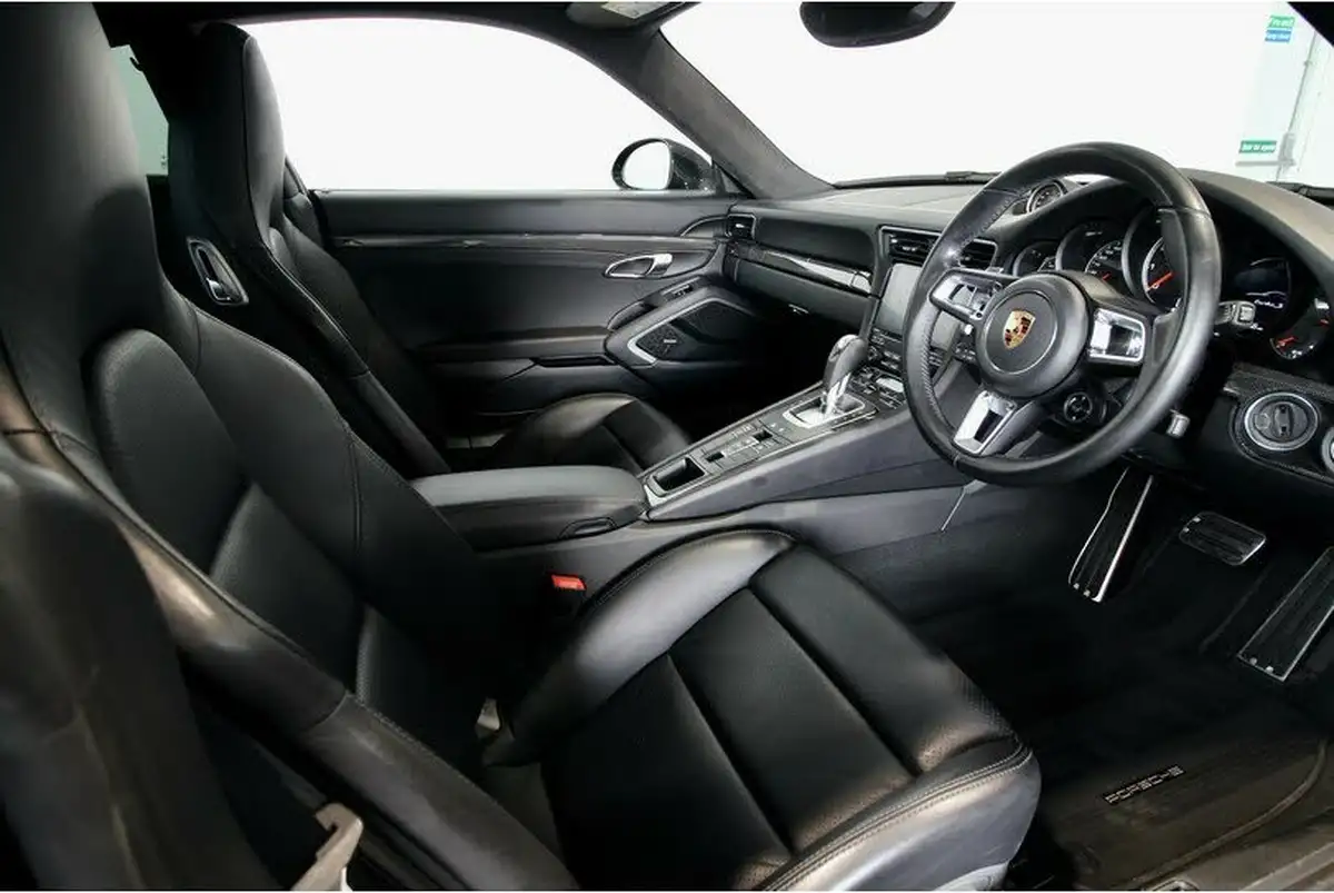 2016-porsche-911-38-turbo-s-coupe-big-9