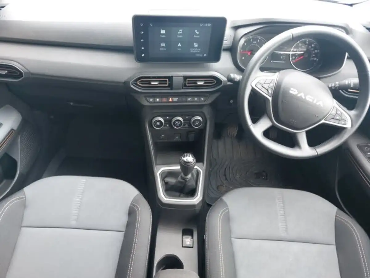 2023-dacia-sandero-stepway-10-tce-essential-90bhp-big-2
