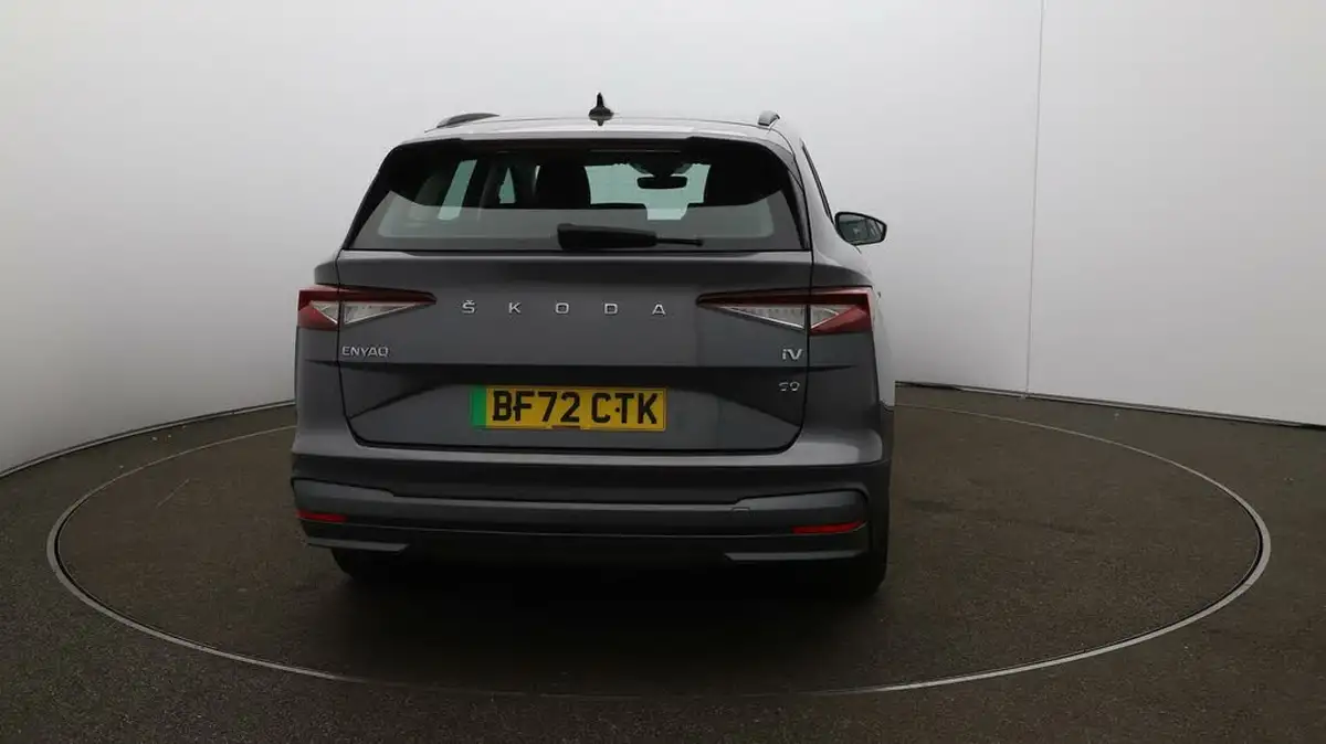 2022-skoda-enyaq-e-60-big-49