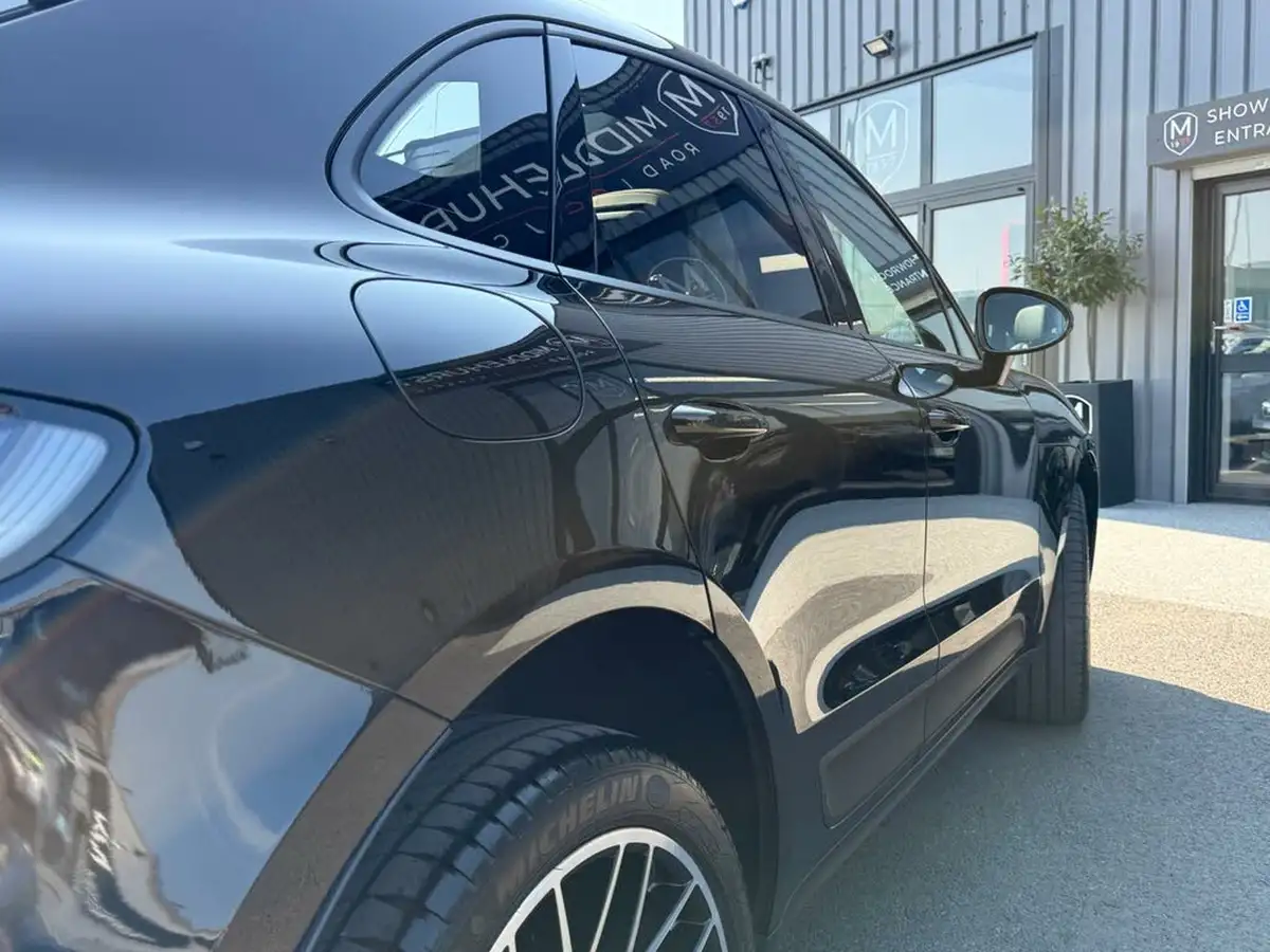 2018-porsche-macan-big-12