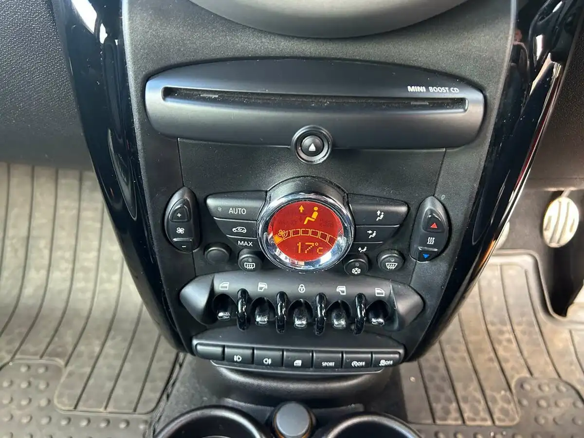 2012-mini-countryman-16-cooper-s-190bhp-all4-big-29