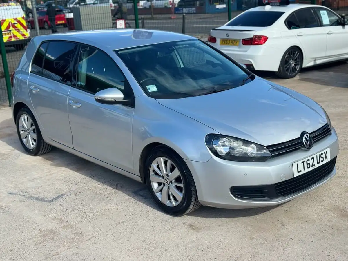 2012-volkswagen-golf-16td-blue-motion-match-5d-big-5