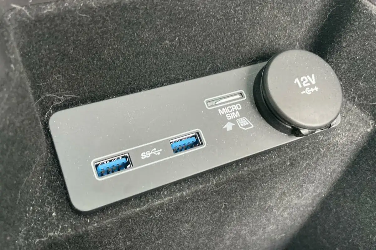 2019-jaguar-e-pace-20-i4-r-dynamic-s-200ps-big-46