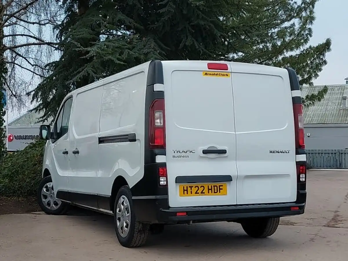 2022-renault-trafic-20dci-ll30-130-business-panel-big-1