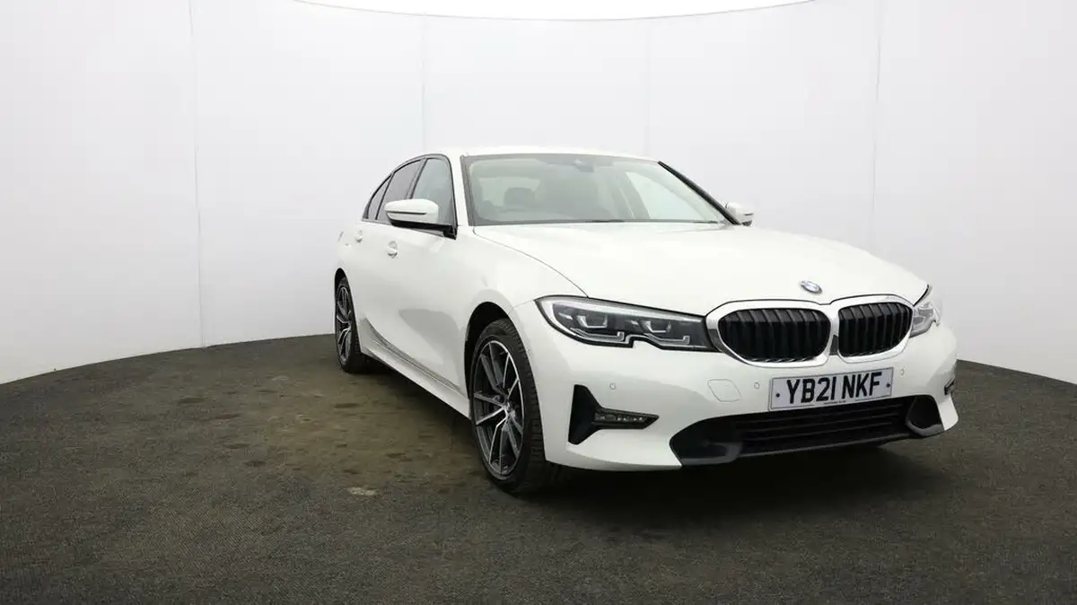 2021-bmw-3-series-20-318i-sport-saloon-4d-big-37