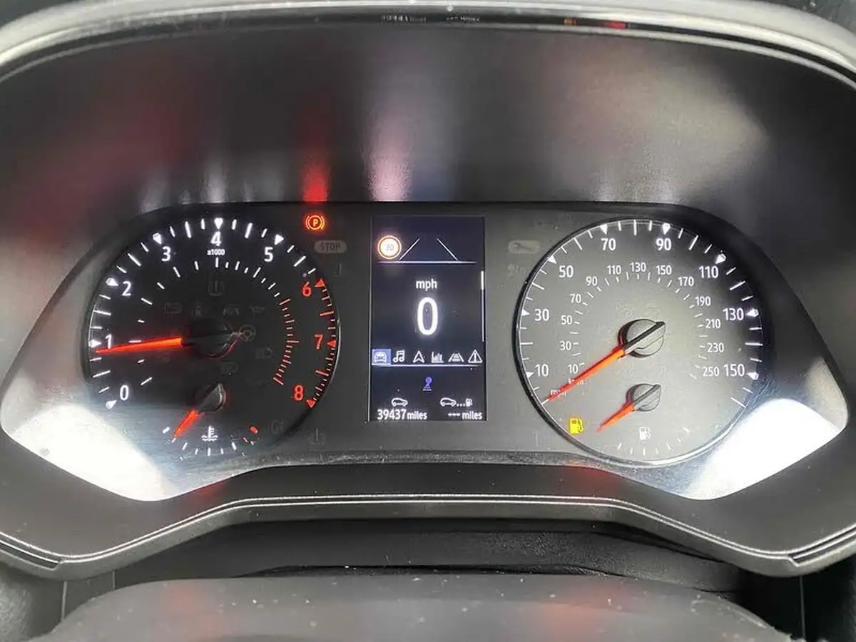 2022-renault-clio-10-tce-iconic-edition-big-37