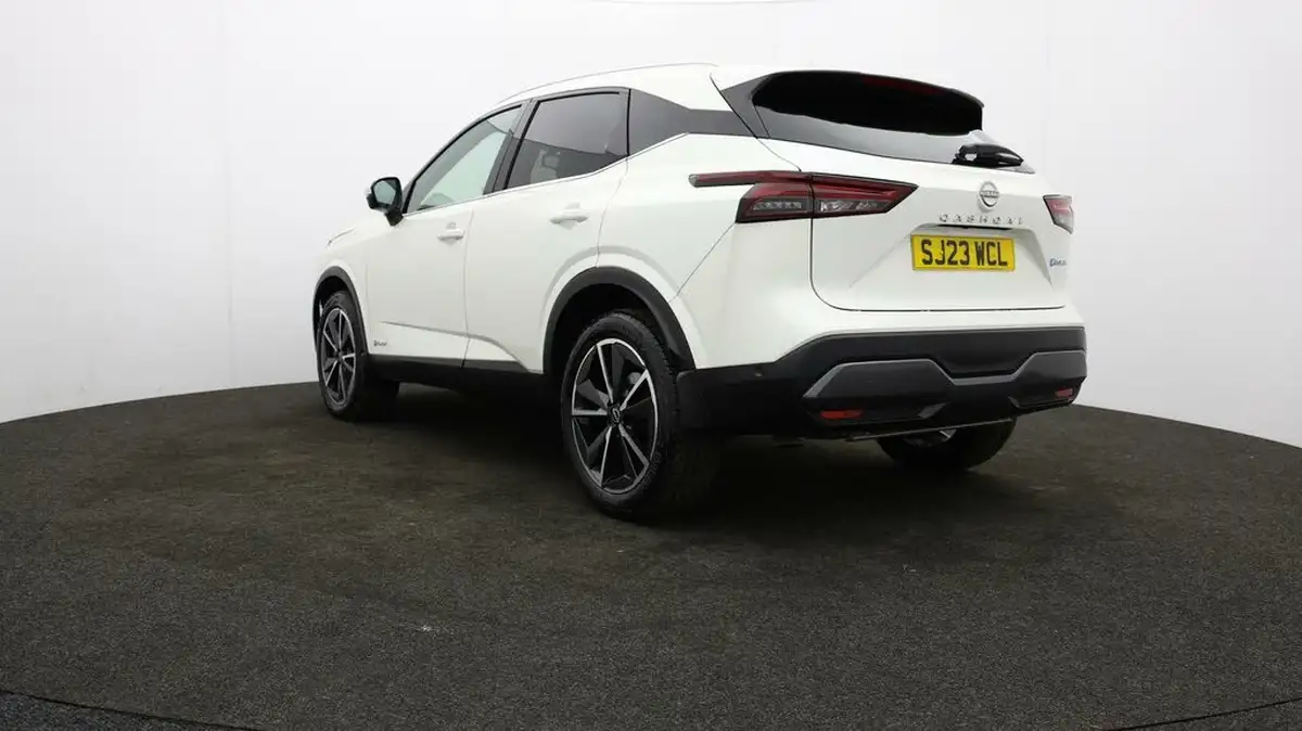 2023-nissan-qashqai-15-tekna-big-71