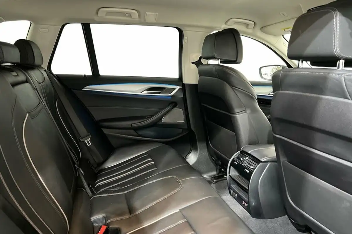 2021-bmw-5-series-20-530e-se-touring-5d-big-7