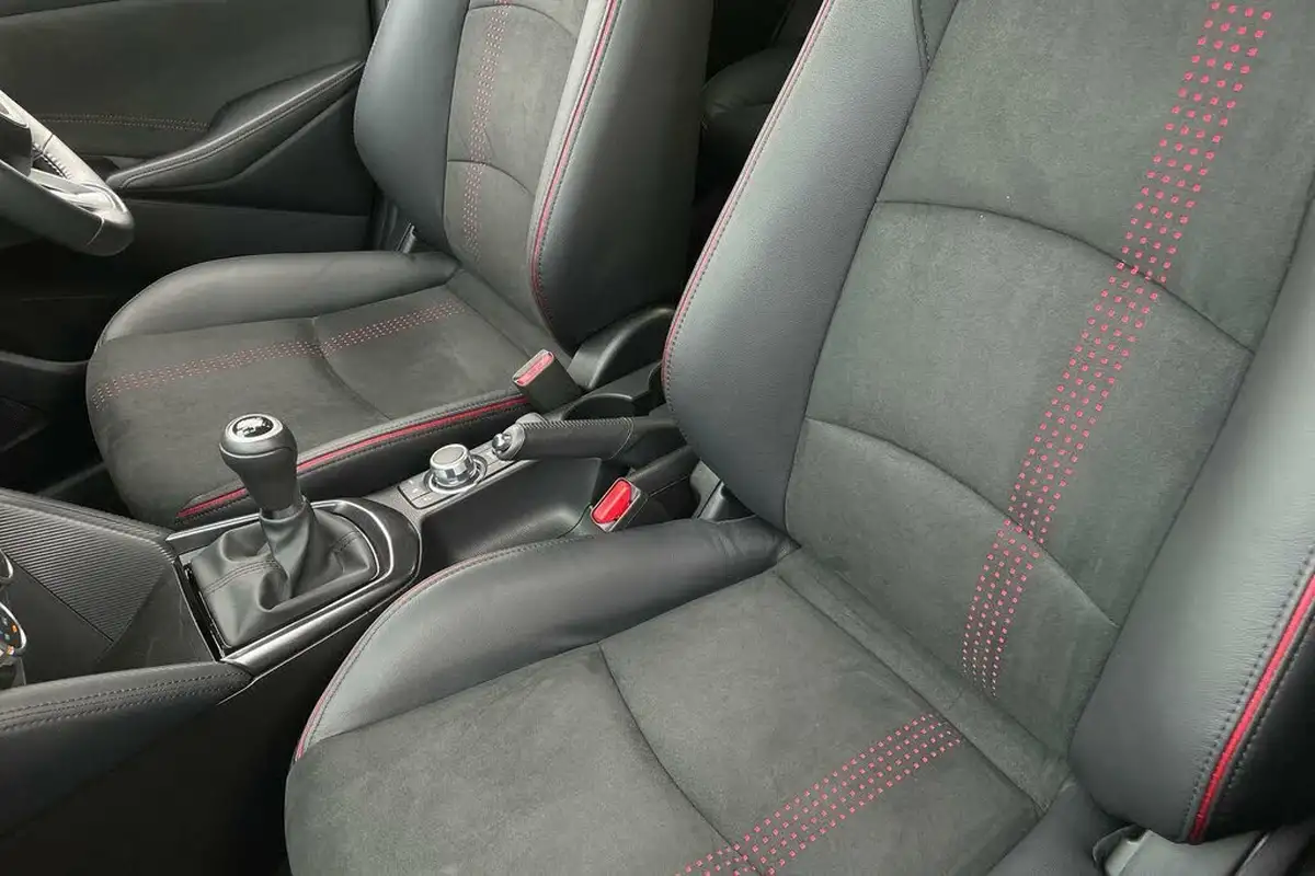 2023-mazda-mazda2-15-e-skyactiv-g-homura-aka-115ps-big-39
