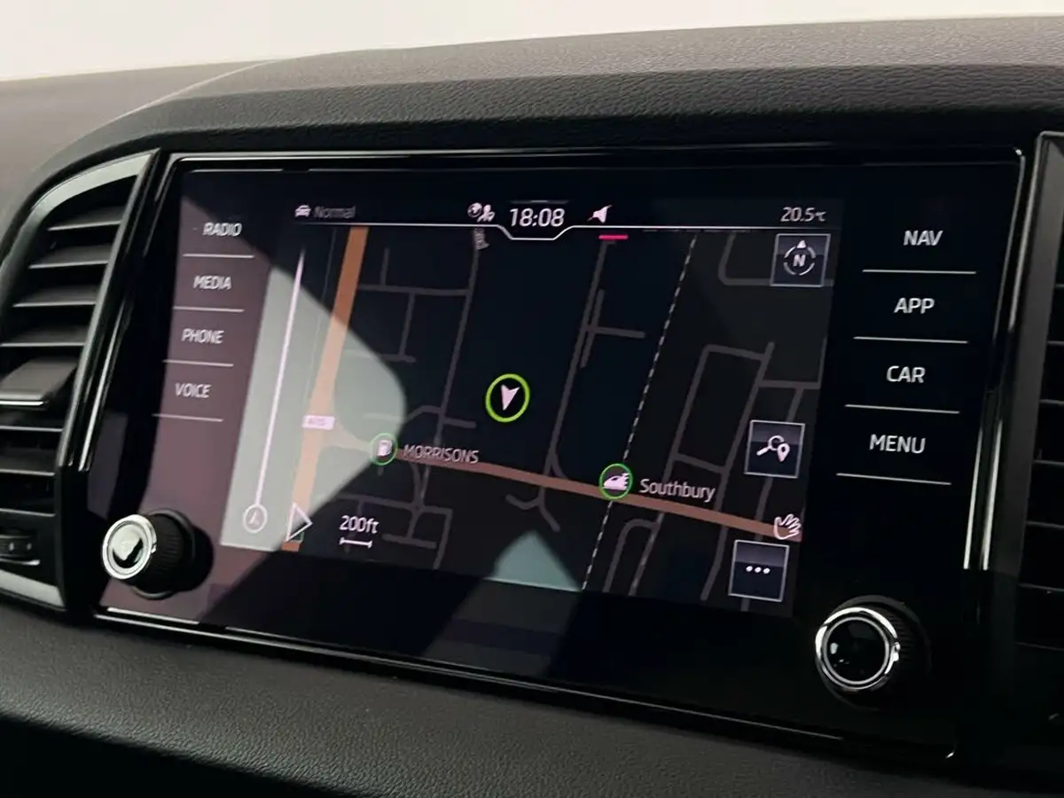2021-skoda-karoq-15-tsi-sportline-dsg-big-35