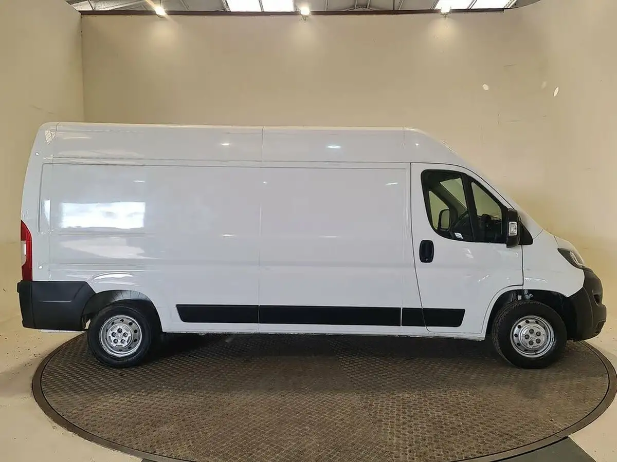 2022-peugeot-boxer-22-bluehdi-professional-335-l3-h2-panel-big-22