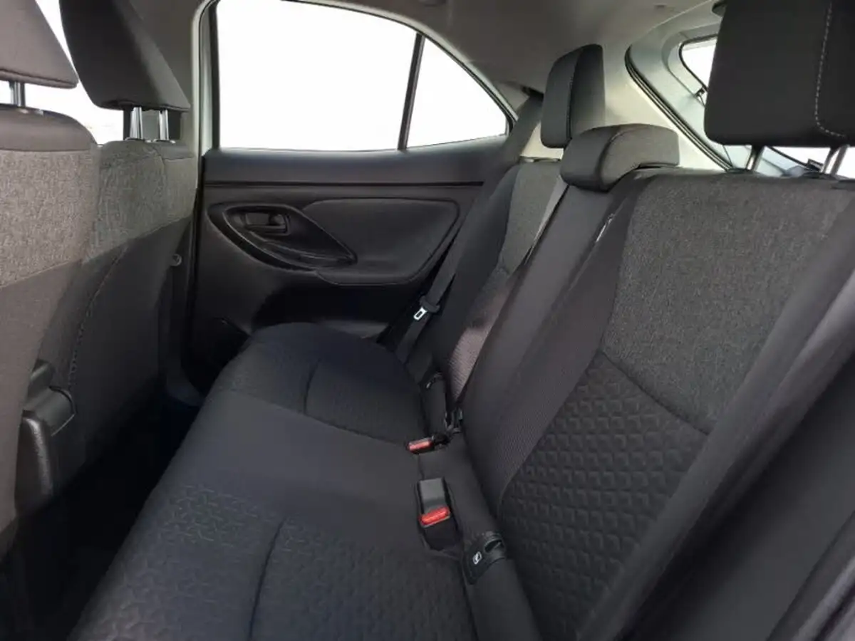 2022-toyota-yaris-cross-15-vvt-i-icon-big-5
