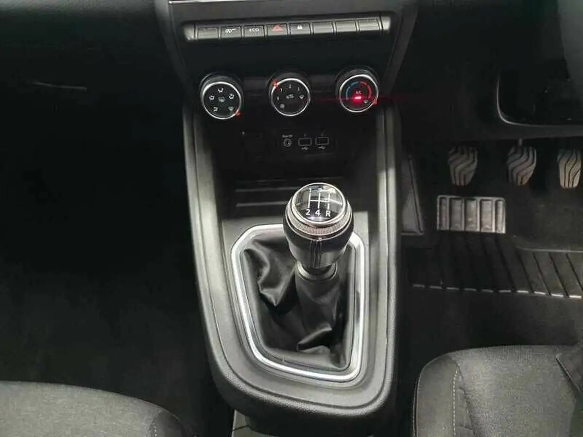 2020-renault-clio-10-sce-iconic-75bhp-big-18